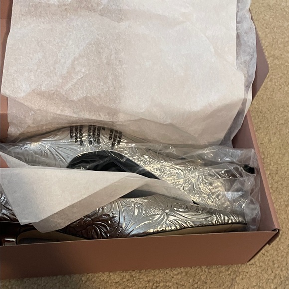 SARTO By Franco Sarto Silver Embossed Heels - Picture 9 of 10